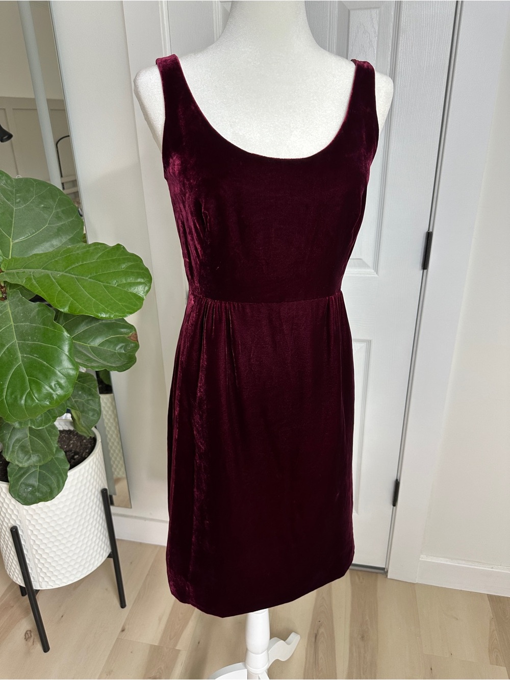 Vintage Shannon McLean Burgundy Velvet Scoop Neck Cocktail Dress Small